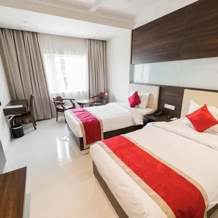 Hotel Clifton Hyderabad Exterior photo