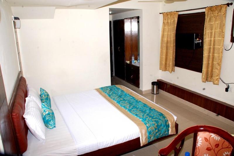 Hotel Clifton Hyderabad Exterior photo